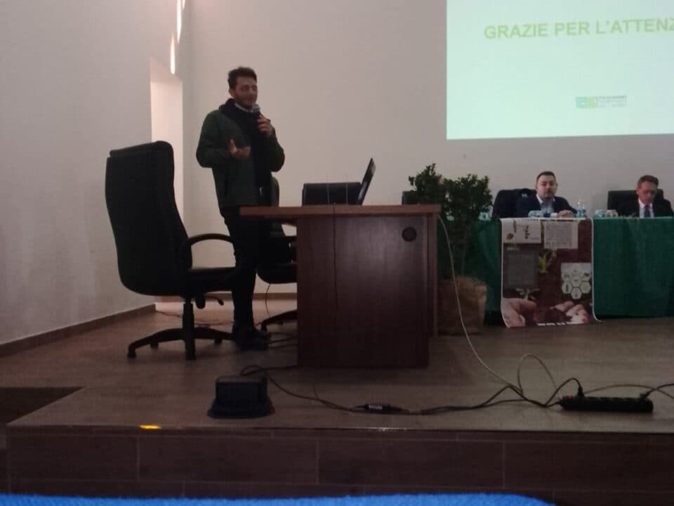 Il Consorzio della Nocciola Campana fa tappa nelle scuole superiori